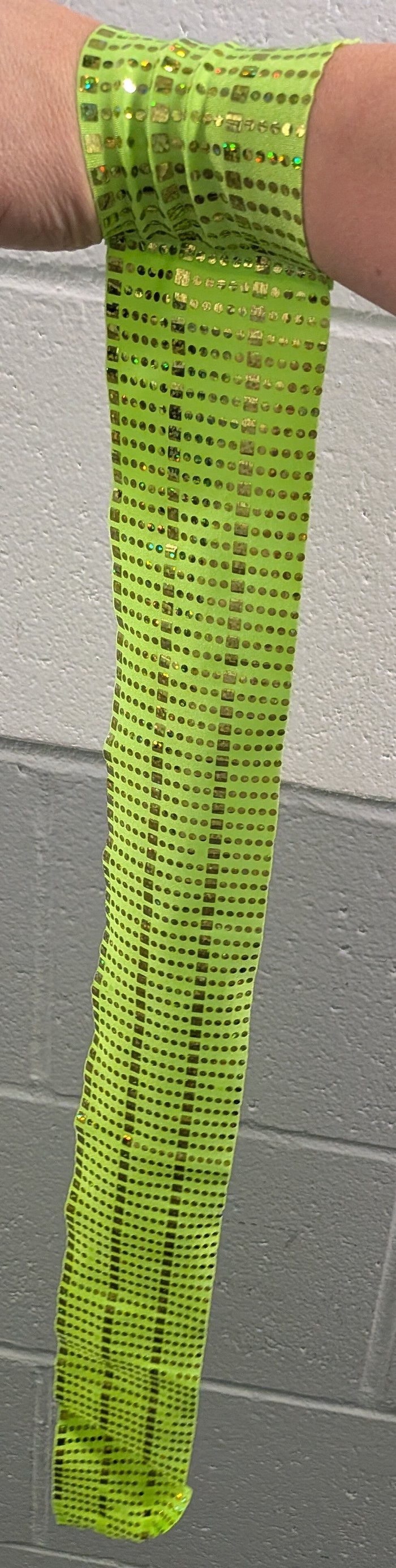 AC17 - Lanière tissus vert fluo avec paillettes  pour poignets  image