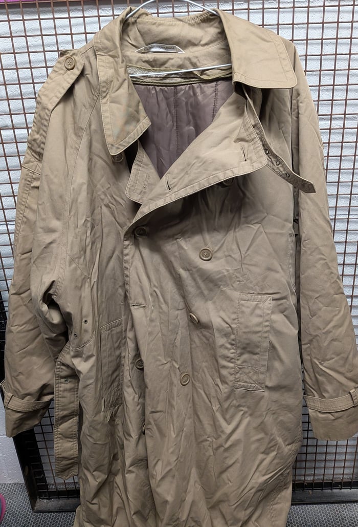 VE7 - Trench coat image